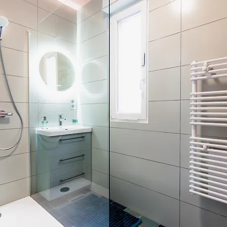 Luna - Cosy 50m2 - Place Parking Prive -ascenseur - Position Gare - Pompidou - Nouvelle - 2 A 4 Personnes 梅斯
