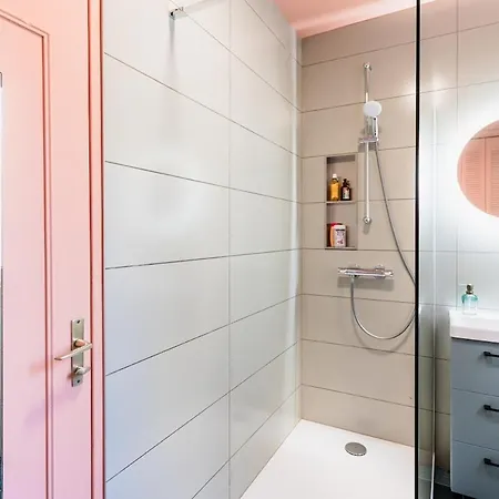 Luna - Cosy 50m2 - Place Parking Prive -ascenseur - Position Gare - Pompidou - Nouvelle - 2 A 4 Personnes * Metz